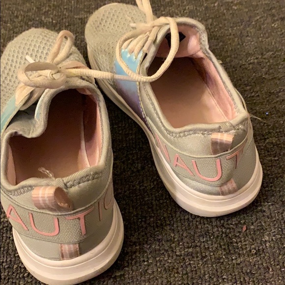 Shoes - Picture 3 of 4